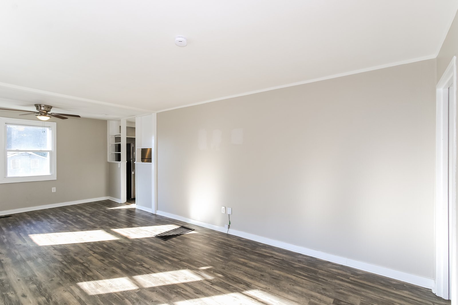 Building Photo - 663 Seymour Dr