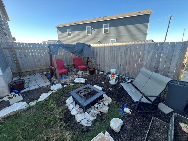 Building Photo - 520 Commander Abbott Dr