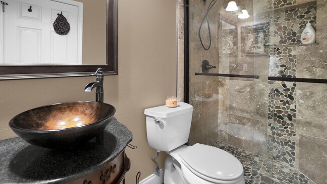 Building Photo - 631 Doe Cove Pl