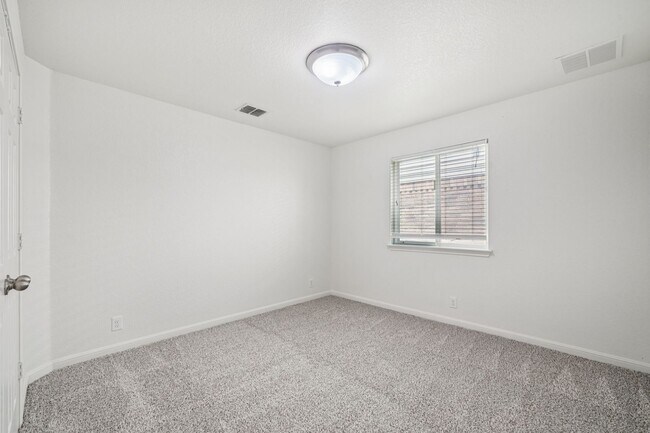 Building Photo - Alamo Ranch Gated Community