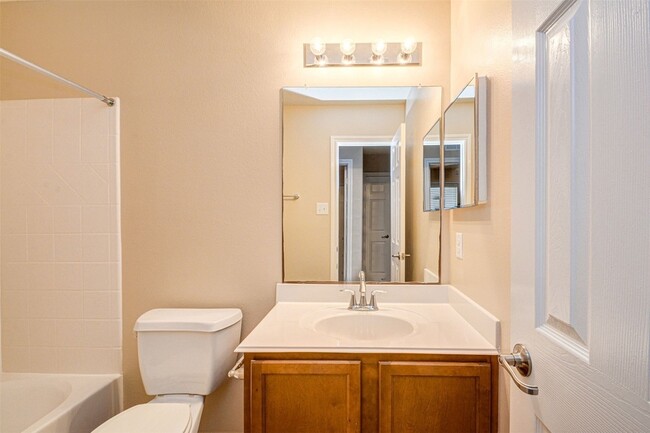 Building Photo - 23 Fairlee Ct