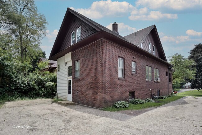 Building Photo - 93 Elmhurst St
