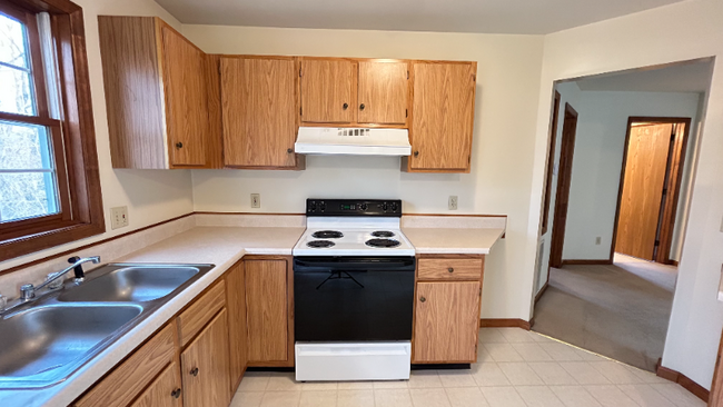 Building Photo - 4212 Menga Dr
