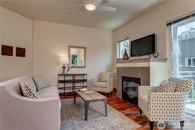 Building Photo - 2bd/1.75ba Kirkland Condo
