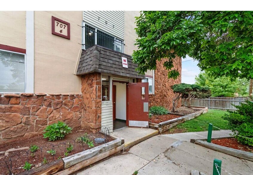 Building Photo - 707 W 96th Ave