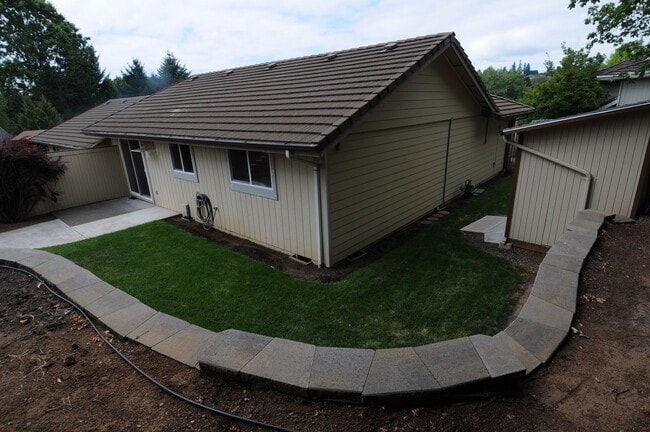Building Photo - South Salem Neighborhood