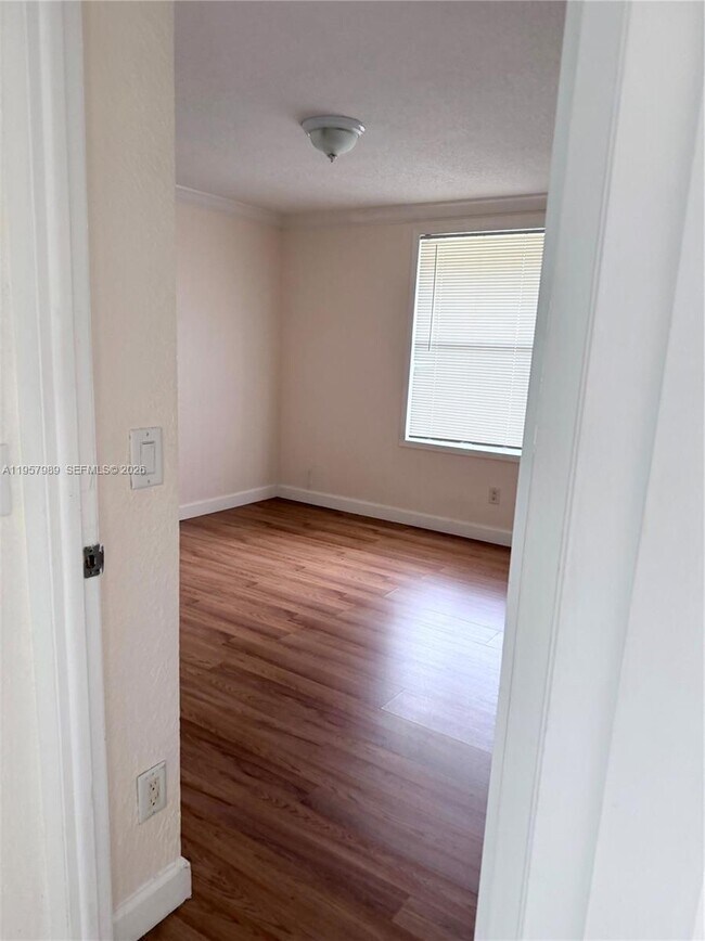 Building Photo - 7160 Southgate Blvd