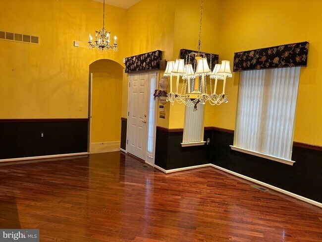 Building Photo - 950 Nathaniel Trail