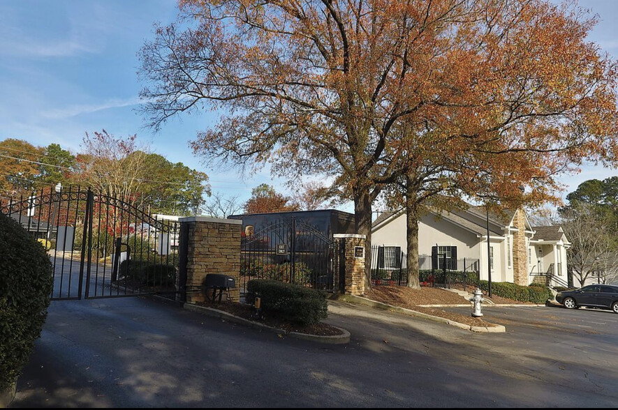 Gated Community - 1150 Collier Rd NW