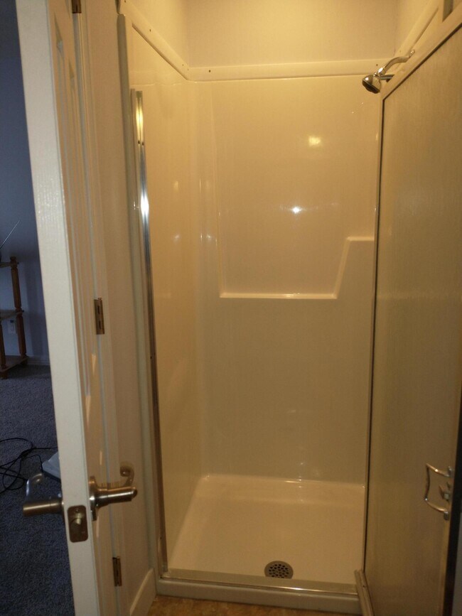 Building Photo - 477 Avondale Dr