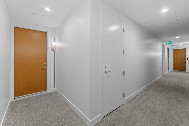 Building Photo - 44 East Ave