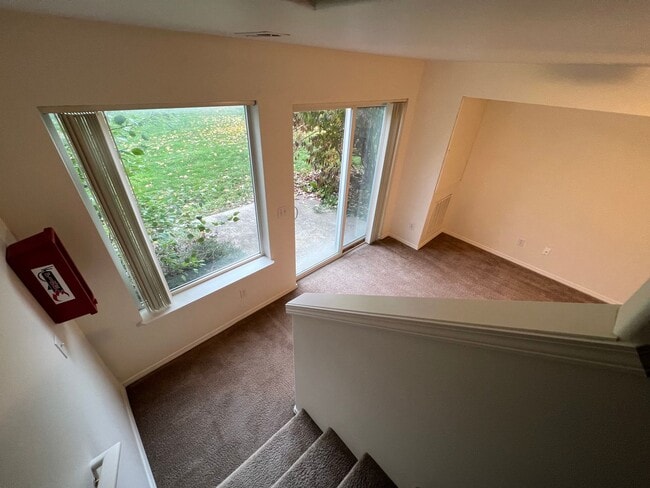 Building Photo - Spacious 2 Bed, 1.5 Bath in CDA!