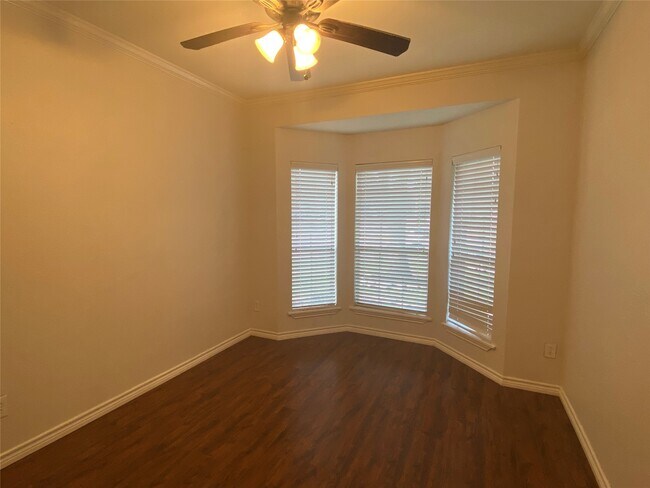 Building Photo - 5602 Walkabout Way