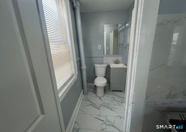 Building Photo - 98 Wolcott St