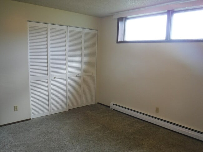 Building Photo - Duplex in the south hills