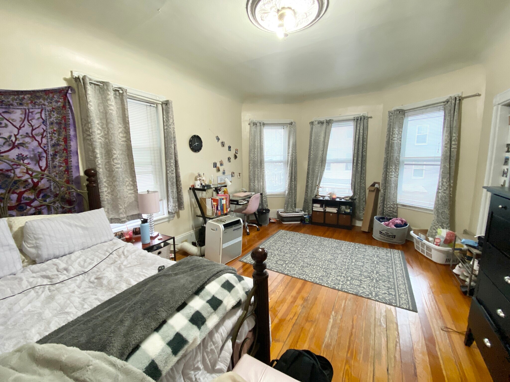 Building Photo - 10 Sachem St