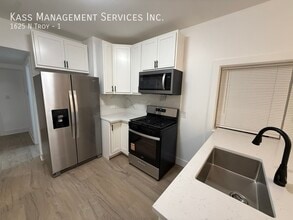 Building Photo - 1625 N Troy-1