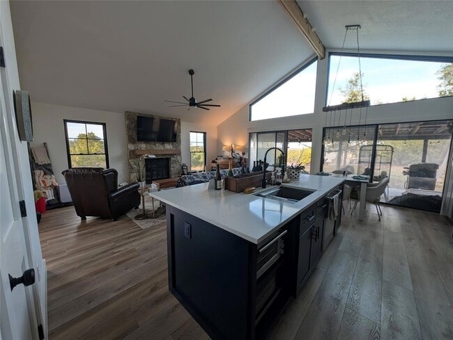 Building Photo - 306 Deer Creek Cir