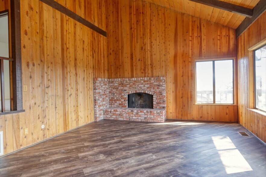 Building Photo - 24450 Willow Pass Dr