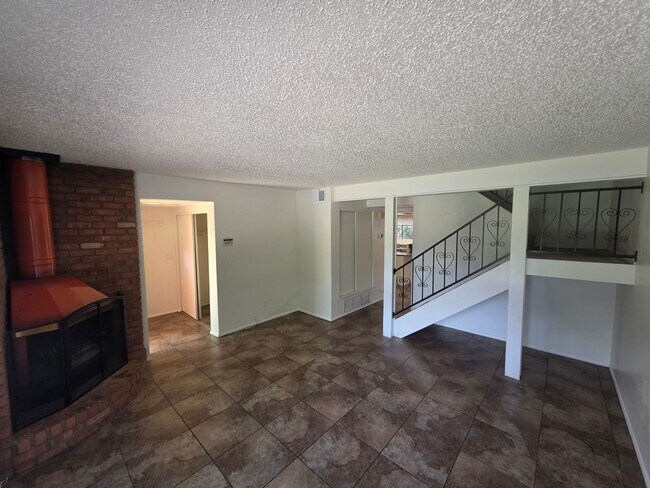 Building Photo - 3885 N Fanning Dr