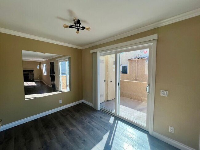 Building Photo - Stunning 2-Bed, 2-Bath Condo in Golden Hill – City Lights Community