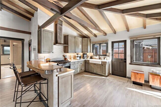 Building Photo - 1209 C. Toledo