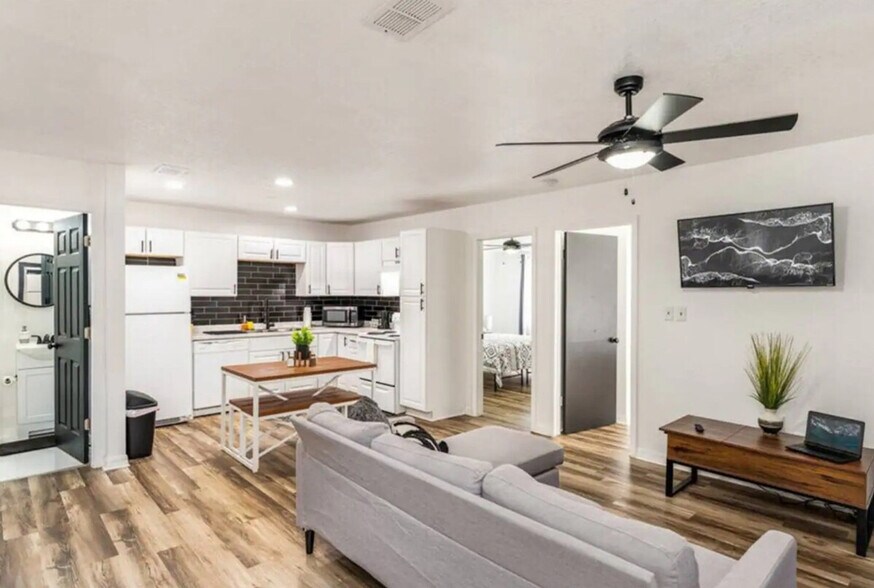 Primary Photo - 2129 Carlton Dr
