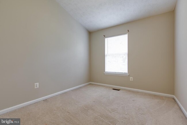 Building Photo - 3274 Halcyon Ct