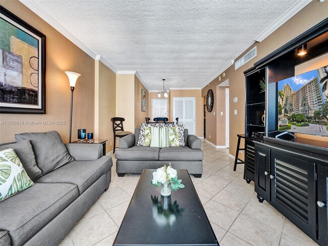 Building Photo - 2501 S Ocean Dr
