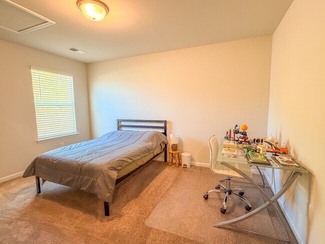 Building Photo - 203 Boneset Dr