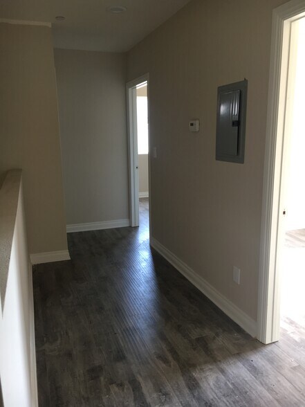 Building Photo - 2702 Bellevue Ave