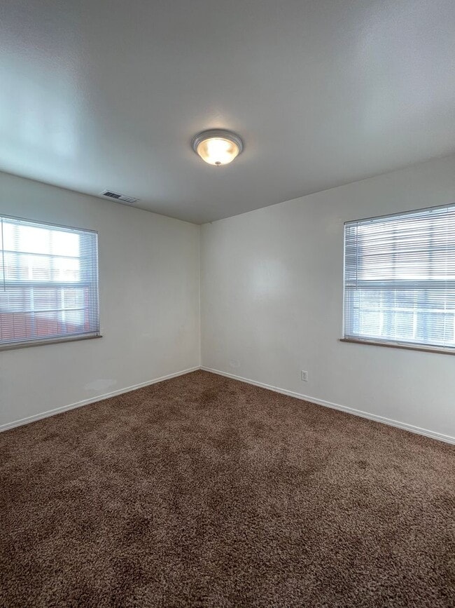 Building Photo - North East Three Bedroom Home