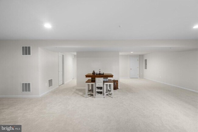 Building Photo - 6640 Timber Ridge Ln