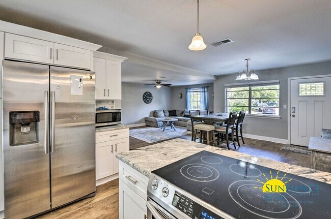 Building Photo - Upgraded 4BR Home with In-Ground Pool in Fort Walton Beach!