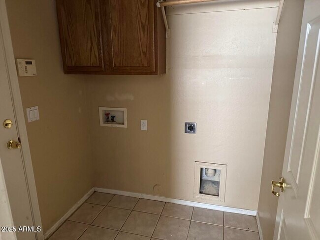 Building Photo - 8337 W Cocopah St