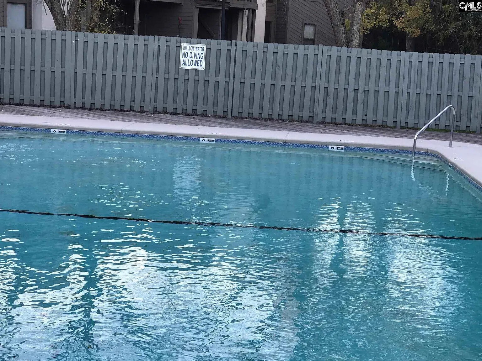 Building Photo - 448 Deerwood St