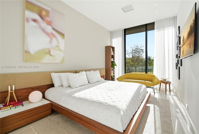 Building Photo - 3156 SW 27th Ave