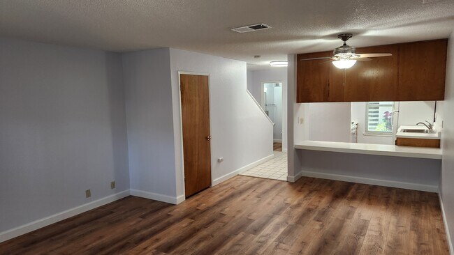 Building Photo - 1001 Murrieta Blvd