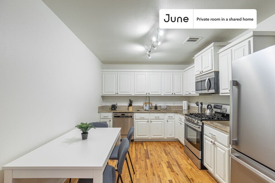 Building Photo - Room in Shared 4 bed/2 bath home