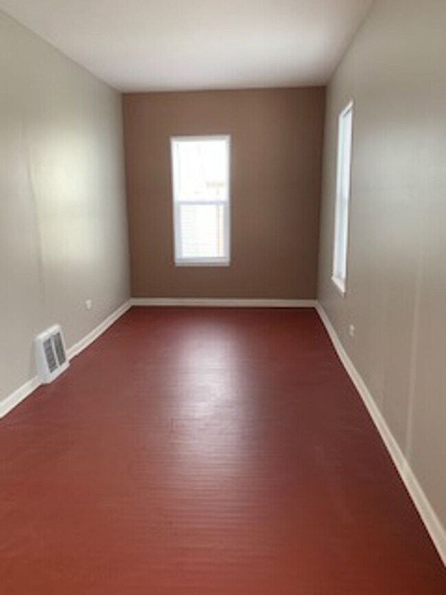 Building Photo - 535 S State St