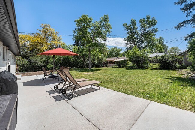 Building Photo - $500 OFF RENT!!!! STUNNING 5BD/3BA Home in...