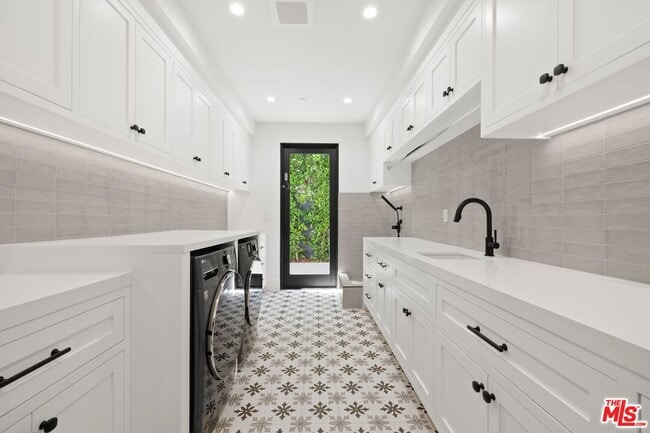 Building Photo - 1744 Correa Way