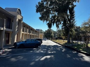 Building Photo - Furnished One Bedroom Apt - Renegade Condo...