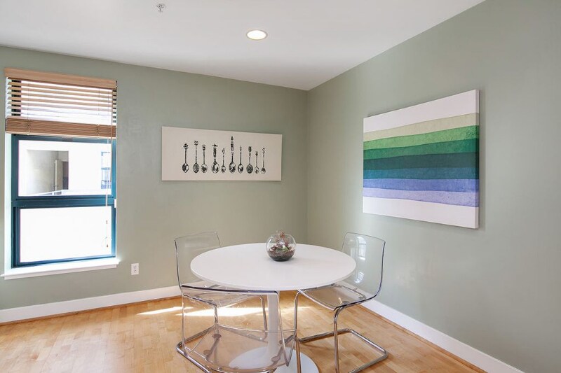 Building Photo - 161 Gilbert St