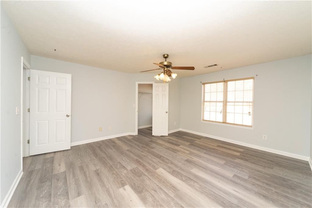 Building Photo - 811 Sugar Oak Ln