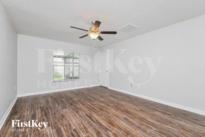 Building Photo - 256 Cascade Bend Dr