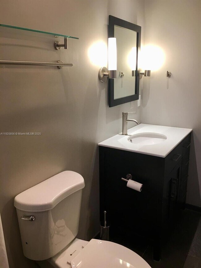 Building Photo - 1990 Brickell Ave