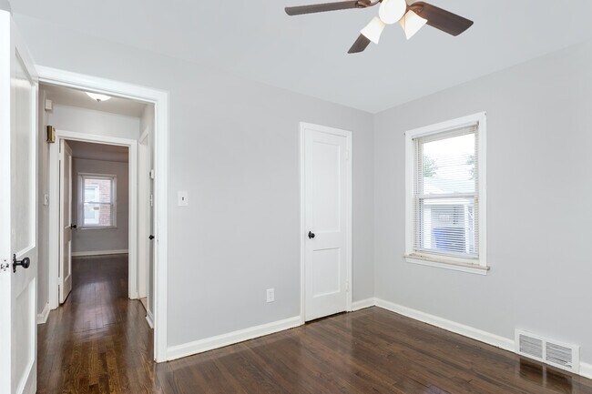 Building Photo - 9238 Artesian St