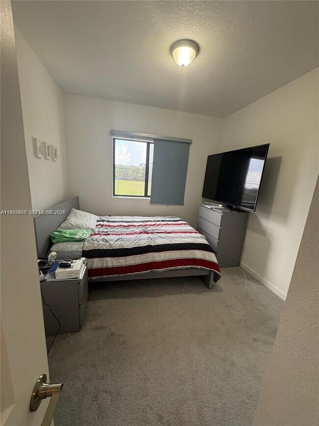 Building Photo - 13360 Tropical Ave