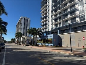 Building Photo - 5350 NW 84th Ave